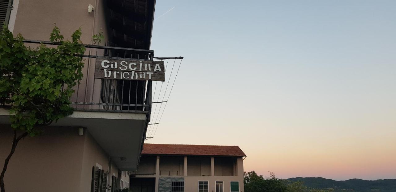Cascina Brichat Alta Langa Serravalle delle Langhe Eksteriør billede
