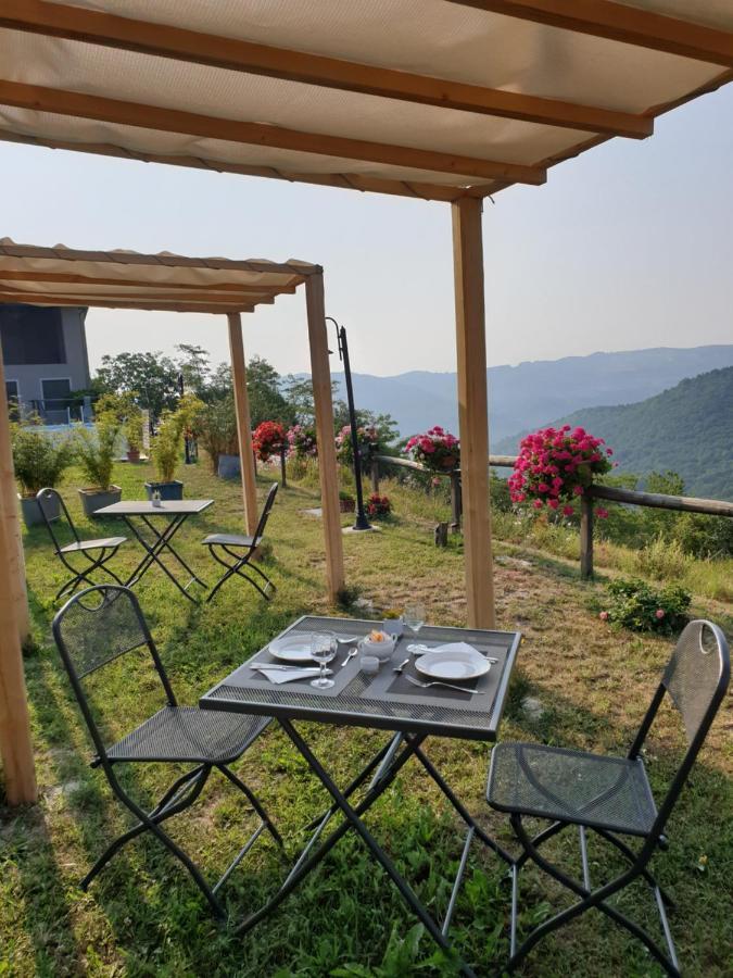 Cascina Brichat Alta Langa Serravalle delle Langhe Eksteriør billede